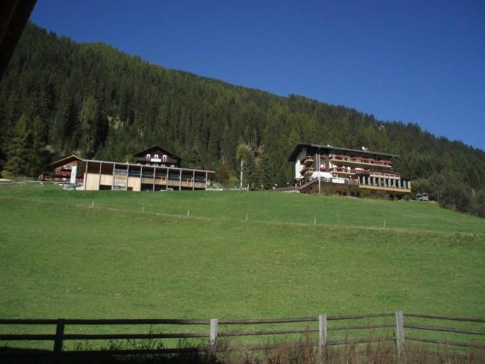 Laerchenhof Hotel Sankt Jakob in Defereggen Exterior photo